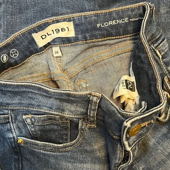 DL1961 Florence Instasculpt size 24 Tapered Leg Jeans - Picture 3 of 4